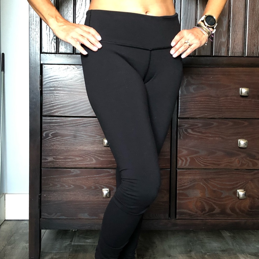Black lululemon leggings